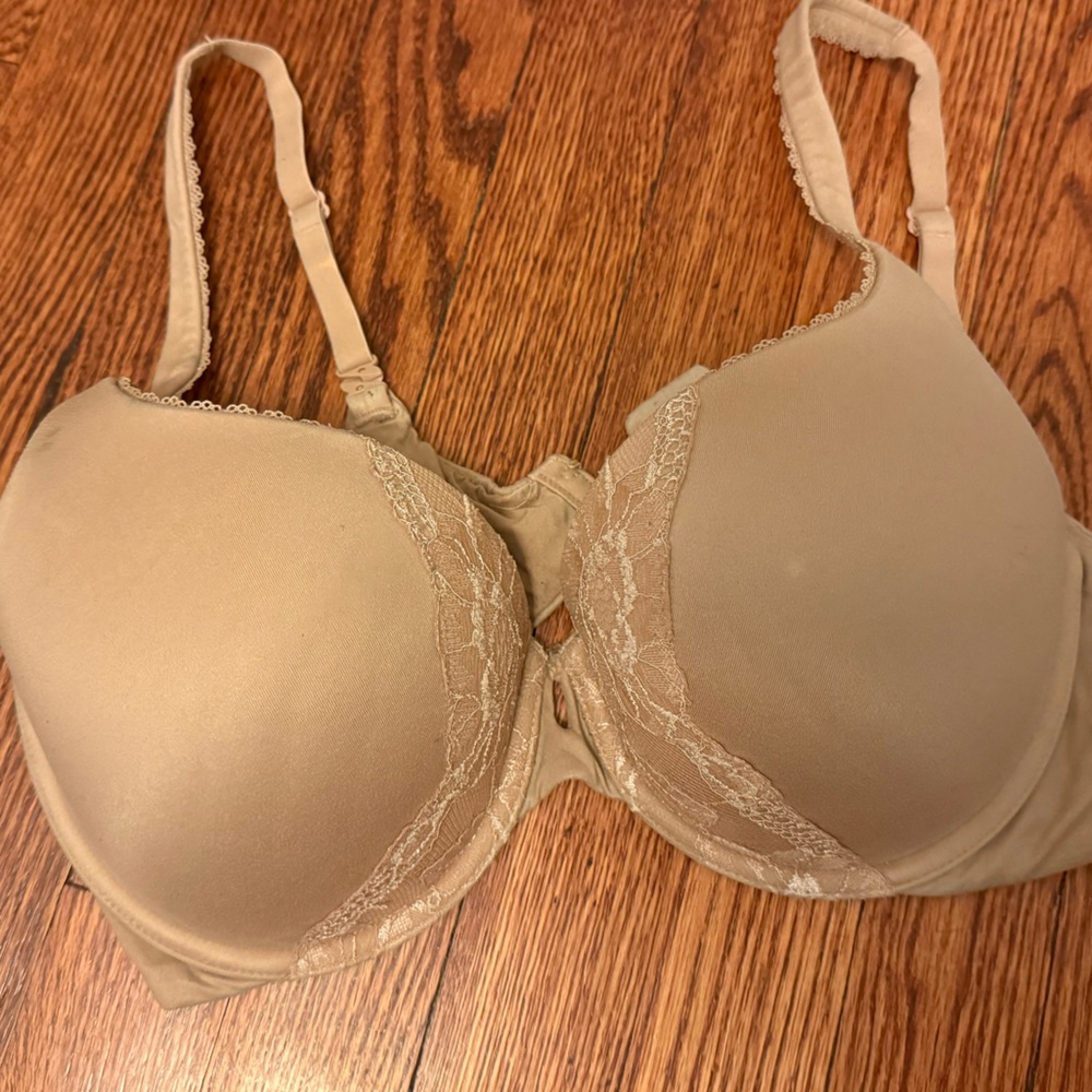 Victoria's Secret Tan Lace Bra